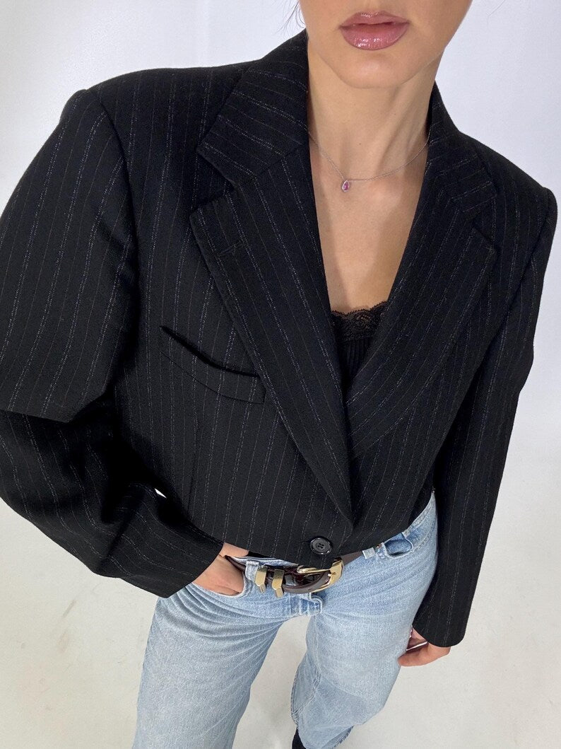 Cropped Blazer | Uniseks Oversized Blazer | Zwart met Strepen | Premium Kwaliteit Wolmix