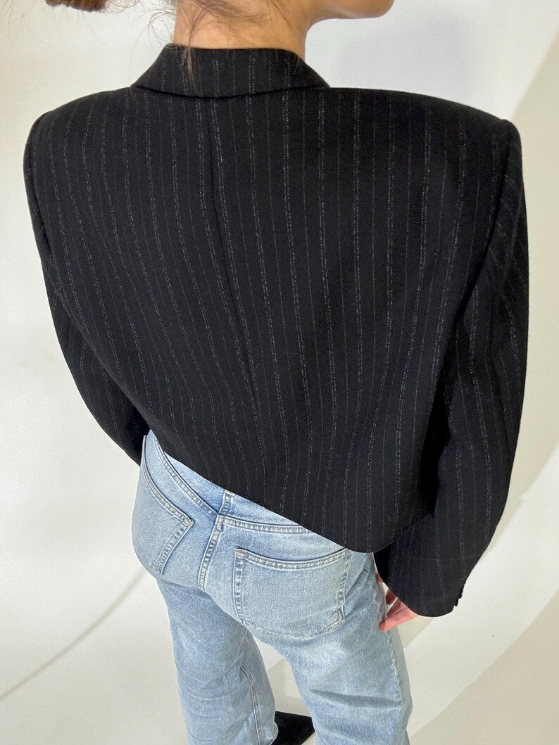 Cropped Blazer | Uniseks Oversized Blazer | Zwart met Strepen | Premium Kwaliteit Wolmix